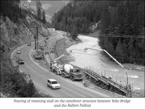 Pouring of retaining wall on the cantilever structure between Yoho Bridge and the Rafters Pullout.